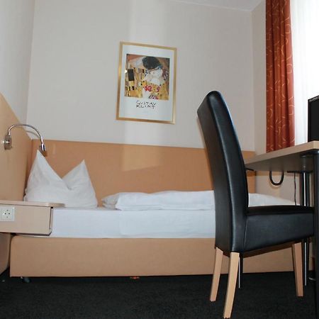 Hotel Huebler Франкфурт на Майн Екстериор снимка