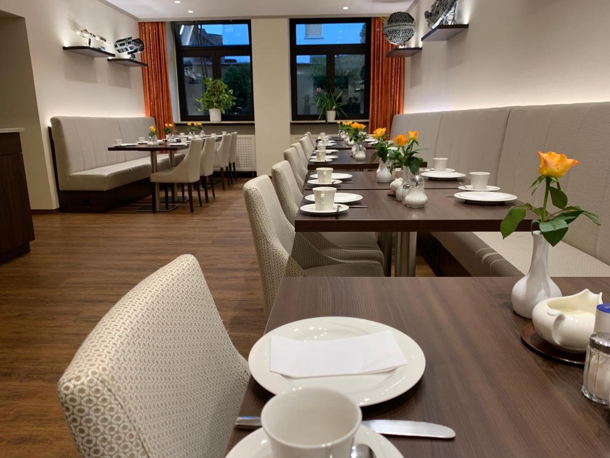 Hotel Huebler Франкфурт на Майн Екстериор снимка