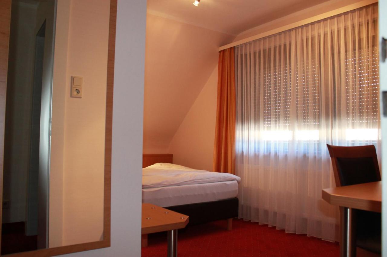 Hotel Huebler Франкфурт на Майн Екстериор снимка