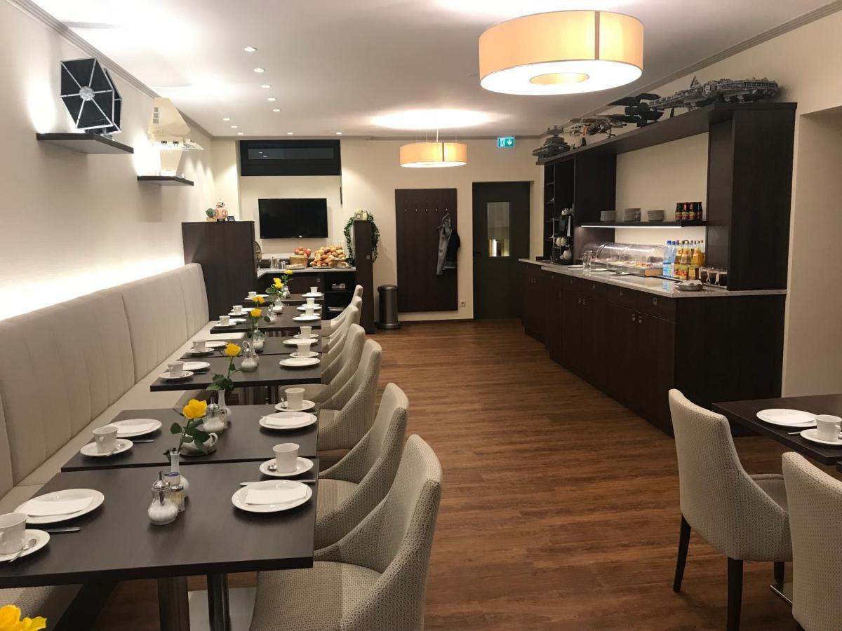 Hotel Huebler Франкфурт на Майн Екстериор снимка