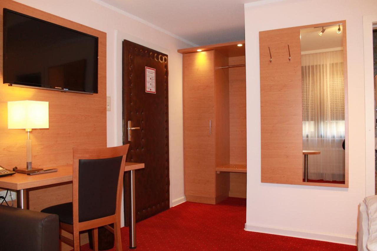 Hotel Huebler Франкфурт на Майн Екстериор снимка