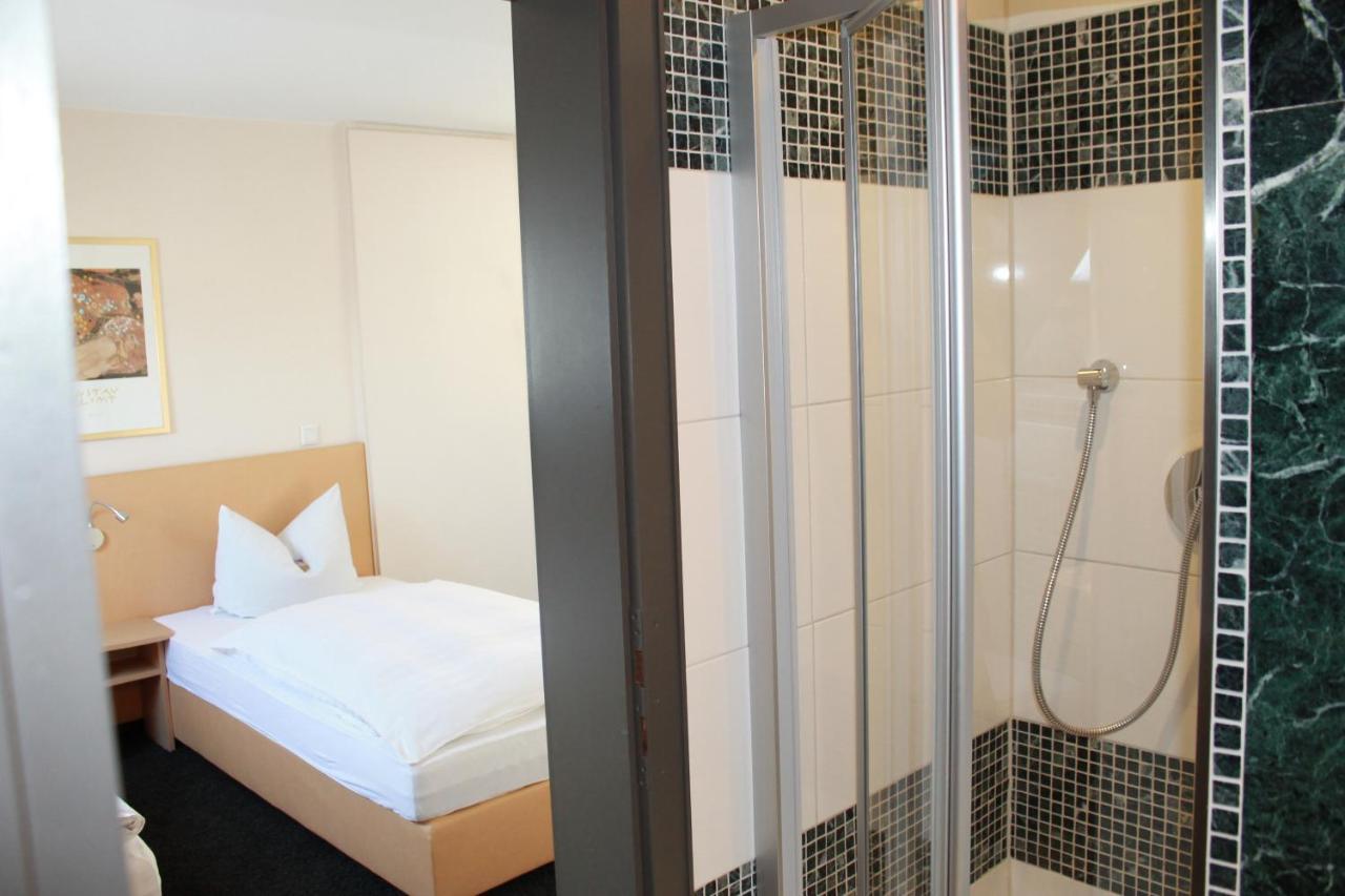 Hotel Huebler Франкфурт на Майн Екстериор снимка