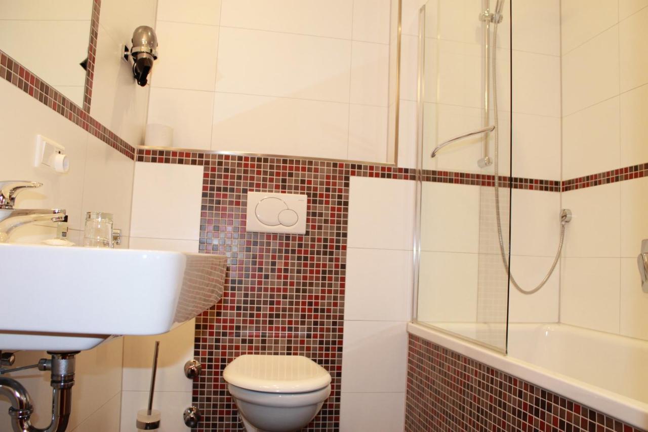 Hotel Huebler Франкфурт на Майн Екстериор снимка