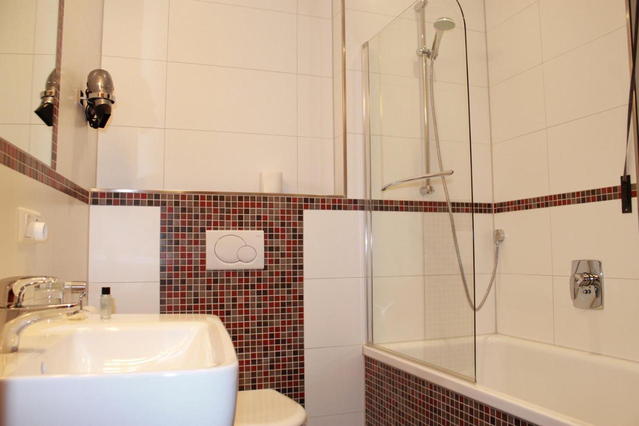 Hotel Huebler Франкфурт на Майн Екстериор снимка