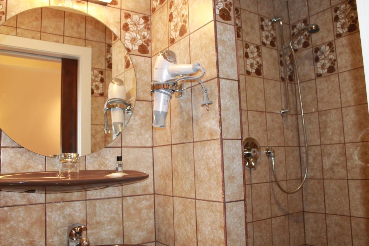 Hotel Huebler Франкфурт на Майн Екстериор снимка