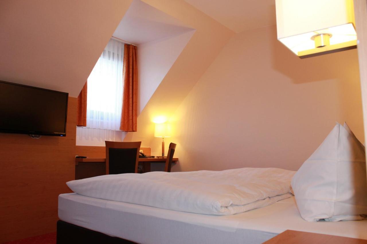 Hotel Huebler Франкфурт на Майн Екстериор снимка