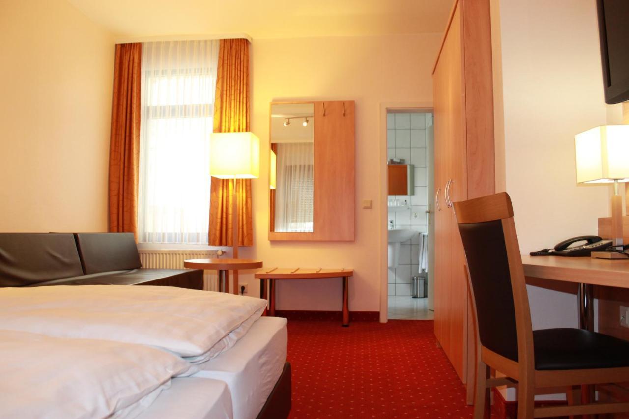Hotel Huebler Франкфурт на Майн Екстериор снимка