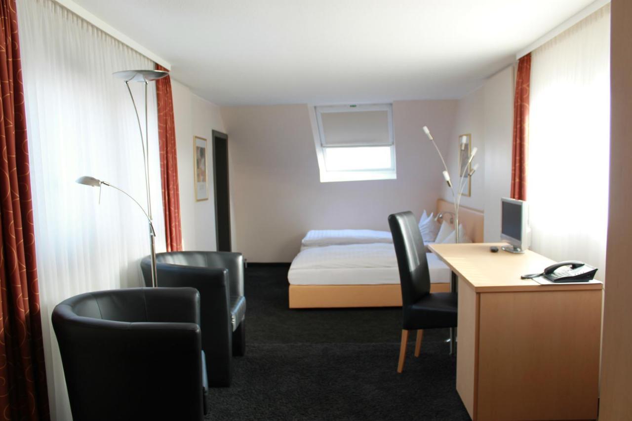 Hotel Huebler Франкфурт на Майн Екстериор снимка