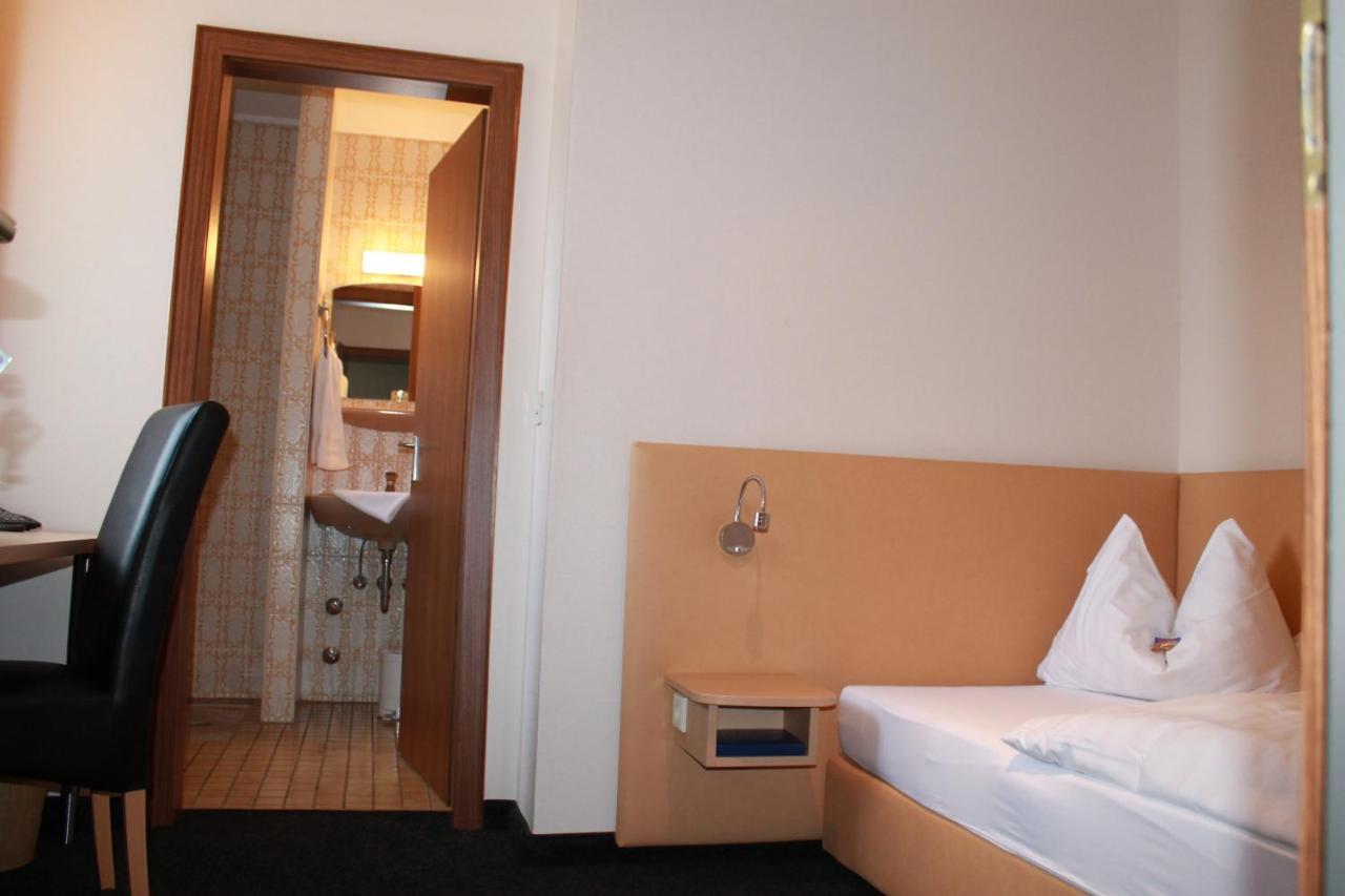Hotel Huebler Франкфурт на Майн Екстериор снимка